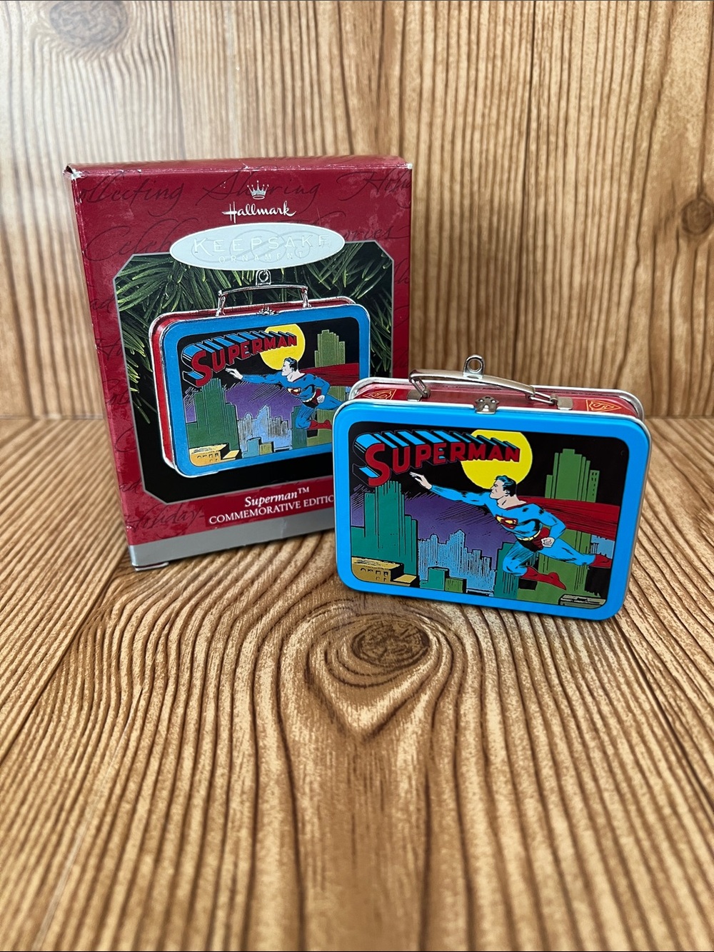 EUC Hallmark Keepsake 1998 Superman Pressed Tin Lunchbox Ornament